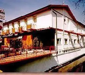 Szálloda Tre Santi, Treviso